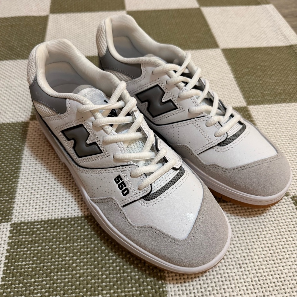 New Balance 550 Athletic Sneakers White Gray 8.5 women’s - Picture 9 of 9